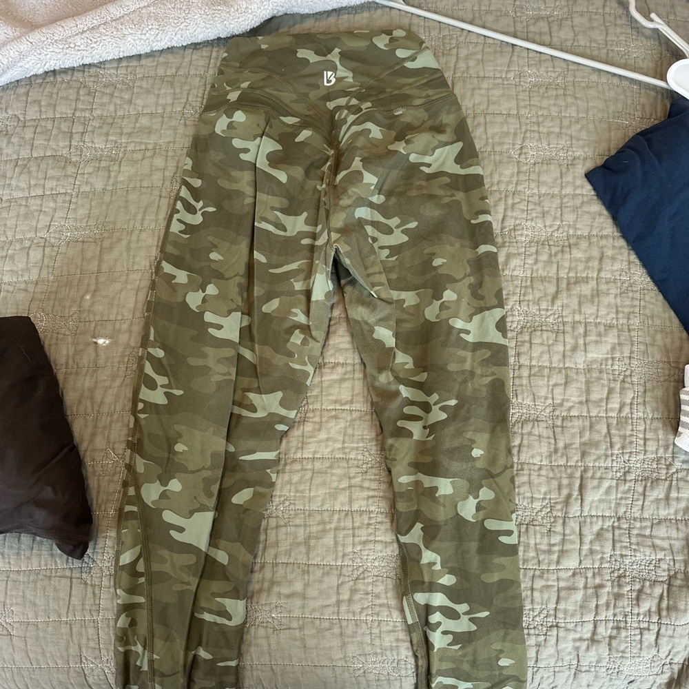 BuffBunny Olive Camo Legacy Legging